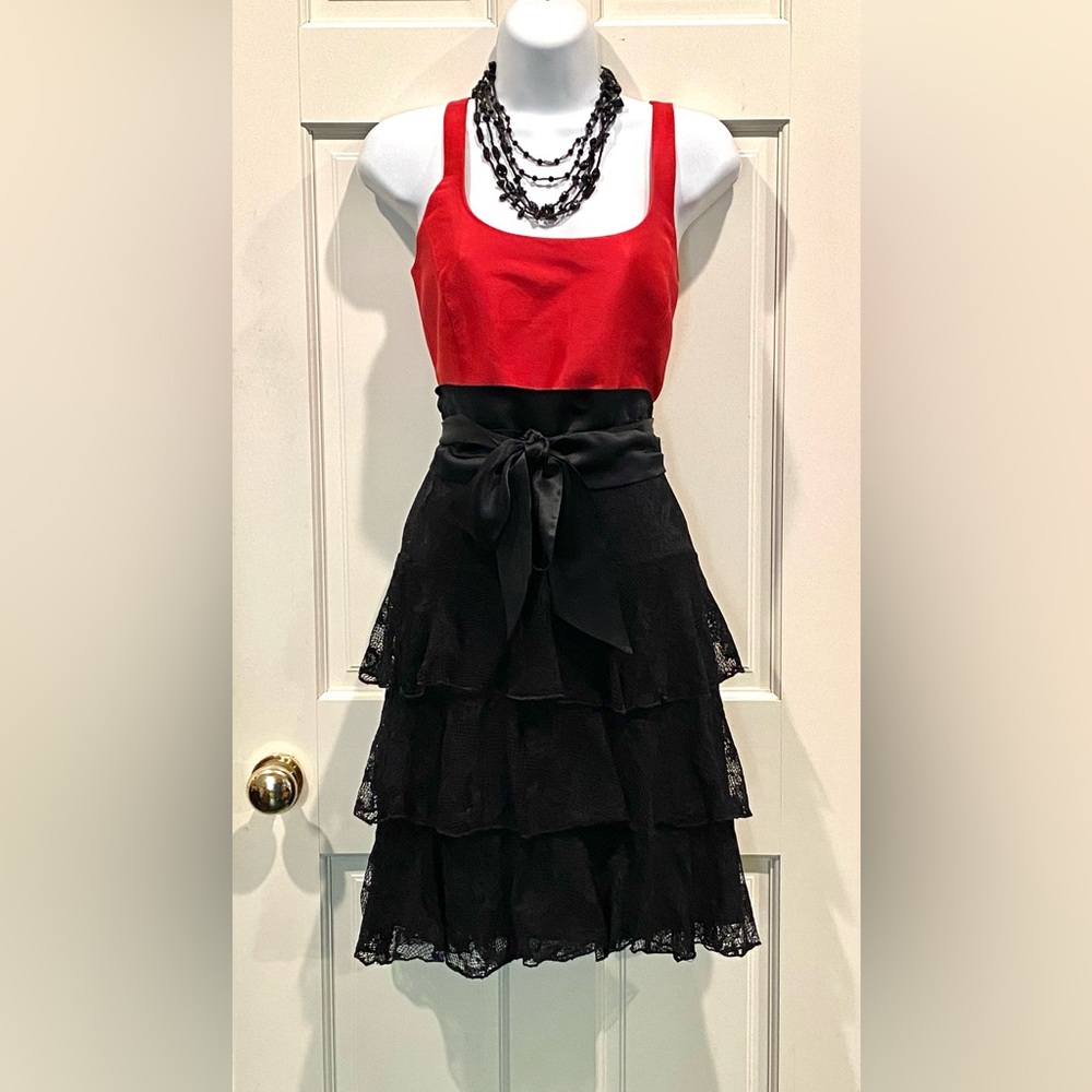 Flirty multi layered black lace mini skirt - Picture 14 of 15